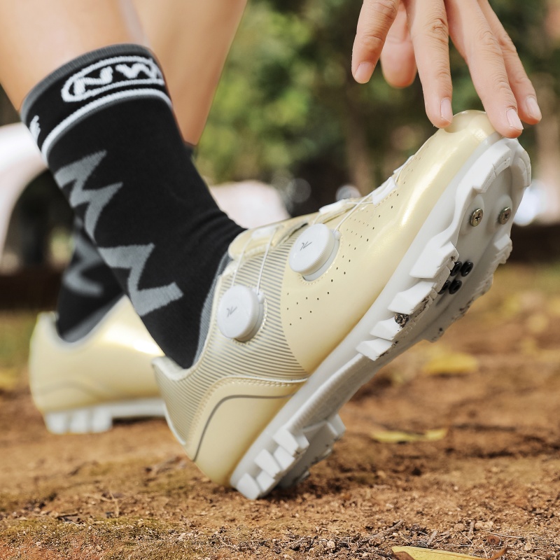 メンズロードマウンテンバイクライディングシューズ、快適な四季 - Cycling Shoes For Commute のレビューと価格